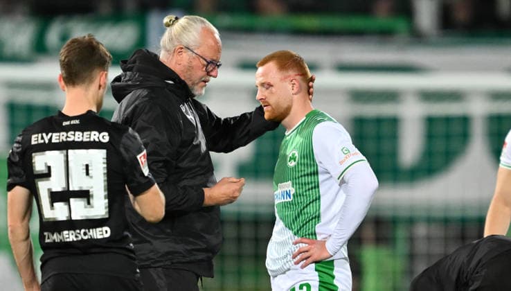 13 03 2026 Soccer Season 2025 2026 2 Soccer Bundesliga 26 Matchday SpVgg Greuther Fürth Kleeblatt SGF SV Elversberg SVE Sportfoto Zink xwoxzix DFL regulations prohibit any use of photographs as image sequences and or quasi video only for editorial use Dr Ekkehardt Templer Team doctor SpVgg Greuther Fürth Paul Will 13, SpVgg Greuther Fürth