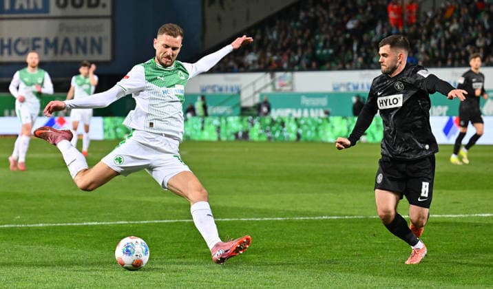 13 03 2026 Soccer Season 2025 2026 2 Soccer Bundesliga 26 Matchday SpVgg Greuther Fürth Kleeblatt SGF SV Elversberg SVE Sportfoto Zink xwoxzix DFL regulations prohibit any use of photographs as image sequences and or quasi video only for editorial use Dennis Srbeny 7, SpVgg Greuther Fürth Lukasz Poreba 8, SV Elversberg Chance Torchance