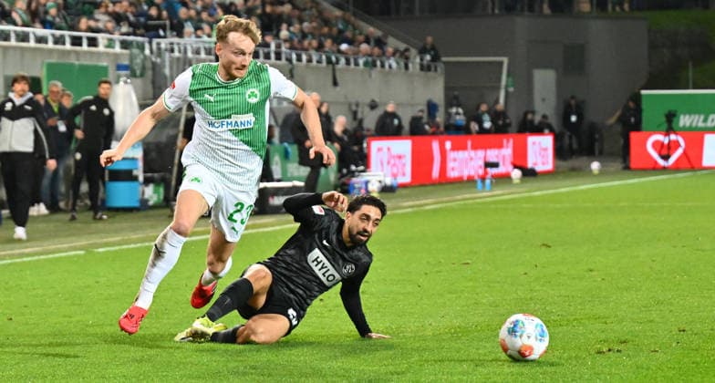 13 03 2026 Soccer Season 2025 2026 2 Soccer Bundesliga 26 Matchday SpVgg Greuther Fürth Kleeblatt SGF SV Elversberg SVE Sportfoto Zink xwoxzix DFL regulations prohibit any use of photographs as image sequences and or quasi video only for editorial use Jannik Dehm 23, SpVgg Greuther Fürth Immanuel Pherai 22, SV Elversberg