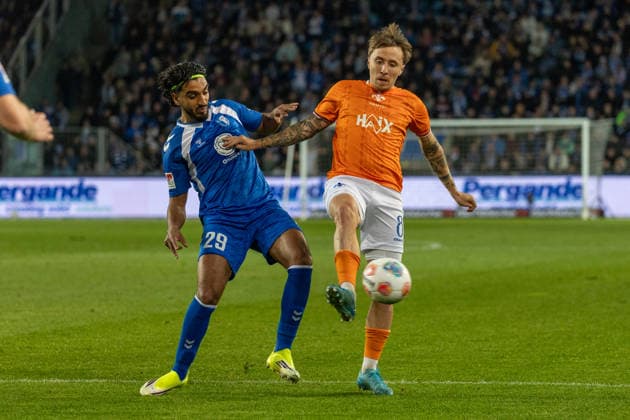 Germany, 2 Bundesliga, Season 2025 2026, Matchday 26, Avnet Arena, 1 FC Magdeburg vs SV Darmstadt 98, Ghrieb Rayan 1 FC Magdeburg, 29 in duel against Marseiler Luca SV Darmstadt 98, 8 Copyright: xMichellexLukax
