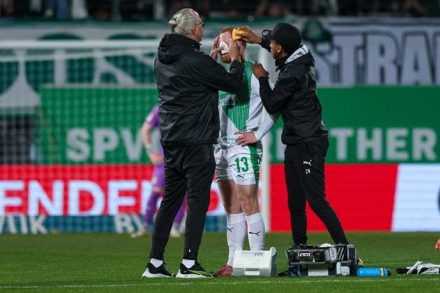 Paul Will 13 Spvgg Greuther Fuerth is treated on the eye, Spvgg Greuther Fuerth vs SV Elversberg Football, Men, 2 Bundesliga, Season 2025 2026, Second round, Matchday 26, 13 03 2026 DFB regulations prohibit any use of photographs as image sequences and or quasi video Fuerth Bayern Germany Copyright: xkolbert-press MartinxAgüerax