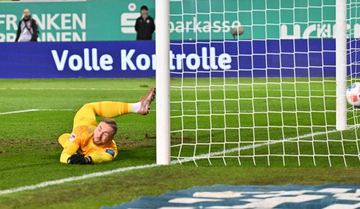 13 03 2026 Soccer Season 2025 2026 2 Soccer Bundesliga 26 Matchday SpVgg Greuther Fürth Kleeblatt SGF SV Elversberg SVE Sportfoto Zink xwoxzix DFL regulations prohibit any use of photographs as image sequences and or quasi video only for editorial use Nicolas Kristof 20, SV Elversberg must concede goal to 1 0 by Branimir Hrgota 10, SpVgg Greuther Fürth