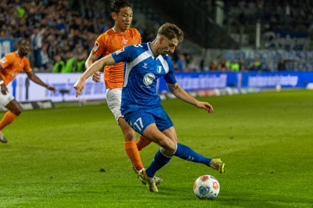 Germany, 2 Bundesliga, Season 2025 2026, Matchday 26, Avnet Arena, 1 FC Magdeburg vs SV Darmstadt 98, Akiyama Hiroki SV Darmstadt 98, 16 in duel against Nollenberger Alexander 1 FC Magdeburg, 17 Copyright: xMichellexLukax