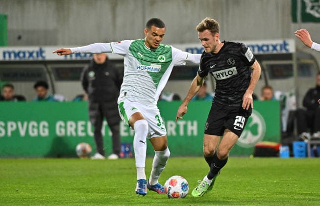 13 03 2026 Soccer Season 2025 2026 2 Soccer Bundesliga 26 Matchday SpVgg Greuther Fürth Kleeblatt SGF SV Elversberg SVE Sportfoto Zink MeZi xmexzix DFL regulations prohibit any use of photographs as image sequences and or quasi video only for editorial use Maximilian Solomon Dietz 33, SpVgg Greuther Fürth Tom Zimmerschied 29, SV Elversberg, rechts