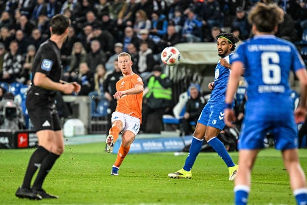 Soccer I Men I Season 2025 2026 I 2 Bundesliga I 26 Matchday I 1 FC Magdeburg SV Darmstadt 98 I 13 03 2026 Kai Klefisch 17, SV Darmstadt 98 crosses the ball Crop, close-up, portrait, portrait, single photo, single image, body Magdeburg Avnet Arena Heinz Krügel Platz 1 Sachsen Anhalt Germany Copyright: xLobeca InesxHähnelx