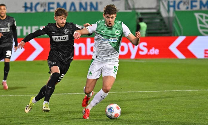 13 03 2026 Soccer Season 2025 2026 2 Soccer Bundesliga 26 Matchday SpVgg Greuther Fürth Kleeblatt SGF SV Elversberg SVE Sportfoto Zink MeZi xmexzix DFL regulations prohibit any use of photographs as image sequences and or quasi video only for editorial use Lukas Petkov 25, SV Elversberg Reno Münz Muenz 5, SpVgg Greuther Fürth, rechts