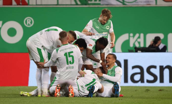 13 03 2026, Football, Men, 2 Bundesliga, Season 2025 2026, SpVgg Greuther Fürth SV 07 Elversberg, The players of SpVgg Greuther Fürth celebrate the goal to 1 0 by Branimir Hrgota SpVgg Greuther Fürth Fürth Sportpark Ronhof Thomas Sommer Bayern Germany DEU Copyright: xFabianxKleerx