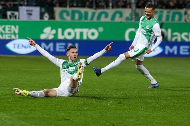 Branimir Hrgota 10 Spvgg Greuther Fuerth and Maximilian Dietz 33 Spvgg Greuther Fuerth cheer after the 1 0 of the cloverleaf, joy, emotion, Spvgg Greuther Fuerth vs SV Elversberg football, men, 2 Bundesliga, season 2025 2026, second round, 26 matchday, 13 03 2026 DFB regulations prohibit any use of photographs as image sequences and or quasi video Fuerth Bayern Germany Copyright: xkolbert-press MartinxAgüerax