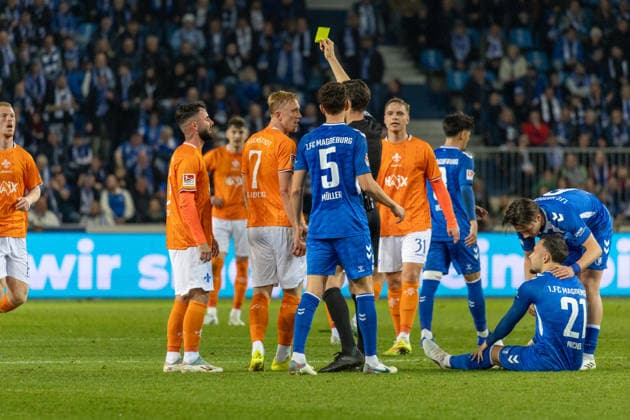 Germany, 2 Bundesliga, Season 2025 2026, Matchday 26, Avnet Arena, 1 FC Magdeburg vs SV Darmstadt 98, Yellow card for Lidberg Isac SV Darmstadt 98, 7 from Jöllenbeck Matthias Referee Copyright: xMichellexLukax