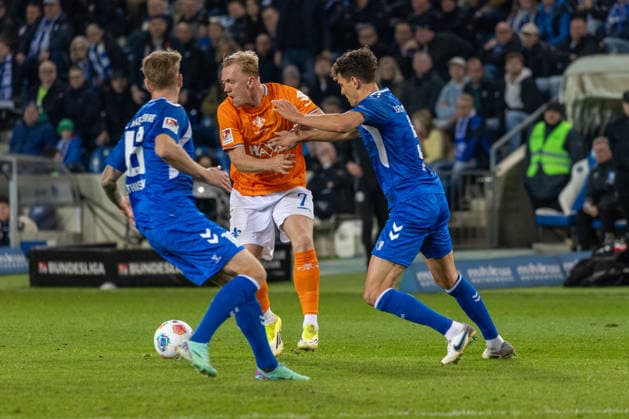 Germany, 2 Bundesliga, Season 2025 2026, Matchday 26, Avnet Arena, 1 FC Magdeburg vs SV Darmstadt 98, Lidberg Isac SV Darmstadt 98, 7 in duel against Müller Tobias 1 FC Magdeburg, 5 Copyright: xMichellexLukax