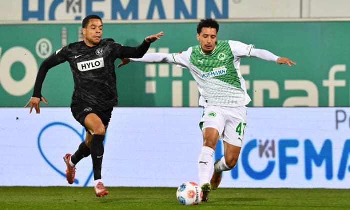 13 03 2026 Soccer Season 2025 2026 2 Soccer Bundesliga 26 Matchday SpVgg Greuther Fürth Kleeblatt SGF SV Elversberg SVE Sportfoto Zink xwoxzix DFL regulations prohibit any use of photographs as image sequences and or quasi video only for editorial use Jan Gyamerah 30, SV Elversberg Sayfallah Ltaief 47, SpVgg Greuther Fürth