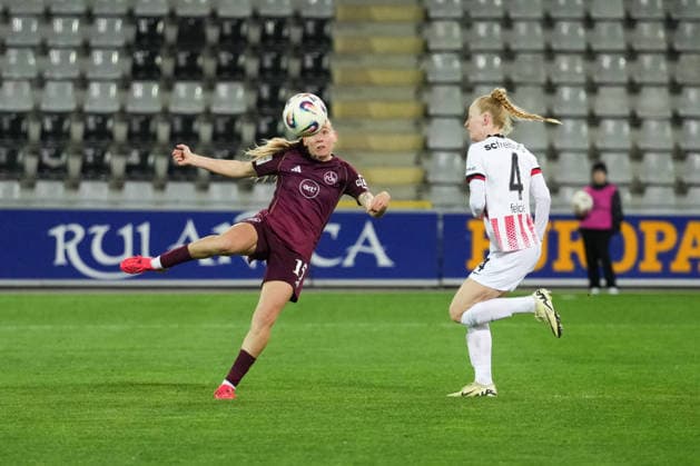 Google Pixel Frauen Bundesliga SC Freiburg vs 1 FC Nürnberg, 13 03 2026 EmÅke Papai 1 FC Nürnberg, 15 with a volley attempt Google Pixel Frauen Bundesliga SC Freiburg vs 1 FC Nürnberg, Dreisamstadion, 13 03 2026 DFB DFL REGULATIONS PROHIBIT ANY USE OF PHOTOGRAPHS AS IMAGE SEQUENCES AND OR QUASI VIDEO Copyright: xBEAUTIFULxSPORTS Boscox