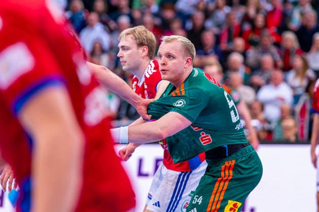 Justus Fischer TSV Hannover Burgdorf, No. 54 v l , TSV Hannover Burgdorf green against HSV Hamburg white on matchday 25 of the 2025 2026 season in the DAIKIN Handball Bundesliga 13 03 2026, ZAG Arena Hannover, GER , Copyright: xJanxGuentherx xTSVxHannover-Burgdorfx