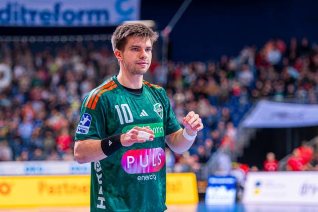 Renars Uscins TSV Hannover Burgdorf, No. 10 v l , TSV Hannover Burgdorf green against HSV Hamburg white on matchday 25 of the 2025 2026 season in the DAIKIN Handball Bundesliga 13 03 2026, ZAG Arena Hannover, GER , Copyright: xJanxGuentherx xTSVxHannover-Burgdorfx