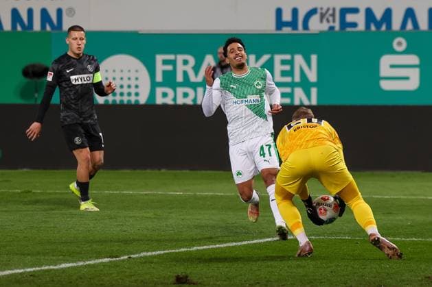 Sayallah Ltaief Spvgg Greuther Fuerth ü comes too late against Nicolas Kristof 20 SV 07 Elversberg , Spvgg Greuther Fuerth vs SV Elversberg Football, Men, 2 Bundesliga, Saison 2025 2026, Rueckrunde, 26 Spieltag, 13 03 2026 DFB regulations prohibit any use of photographs as image sequences and or quasi video Fuerth Bayern Germany Copyright: xkolbert-press MartinxAgüerax