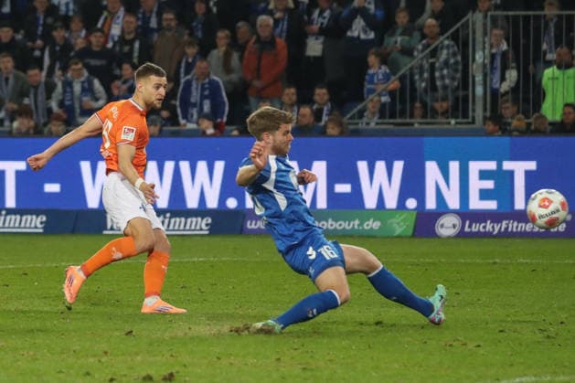 13 03 2026, xgox, Fussball 2 Bundesliga, 1 FC Magdeburg SV Darsmtadt 98 emspor, v l Fabian Nuernberger Nürnberger, Darmstadt, 15 schiesst Tor, schießt, Torschuetze, erzielt Tor, Treffer, scores the goal 1 1 DFL DFB REGULATIONS PROHIBIT ANY USE OF PHOTOGRAPHS as IMAGE SEQUENCES and or QUASI VIDEO Magdeburg