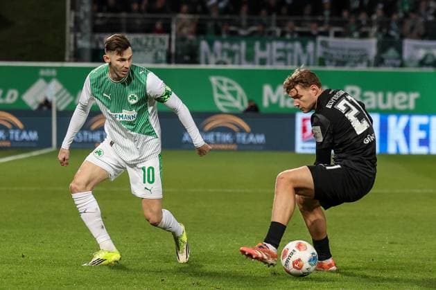 Branimir Hrgota 10 Spvgg Greuther Fuerth in action with Lasse Guenther 21 SV 07 Elversberg , Spvgg Greuther Fuerth vs SV Elversberg Football, Men, 2 Bundesliga, Saison 2025 2026, Rueckrunde, 26 Spieltag, 13 03 2026 DFB regulations prohibit any use of photographs as image sequences and or quasi video Fuerth Bayern Germany Copyright: xkolbert-press MartinxAgüerax