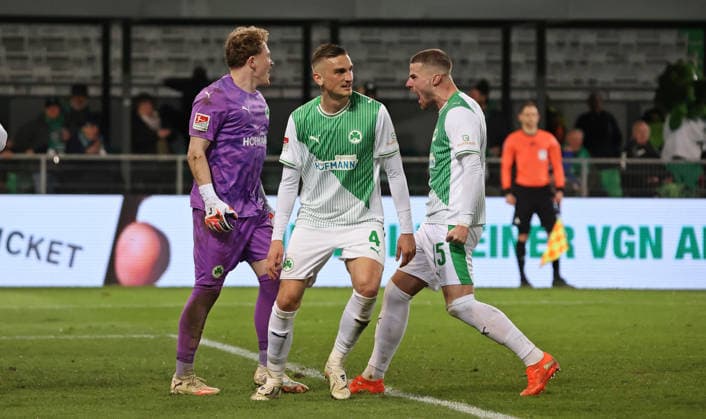 13 03 2026, Football, Men, 2 Bundesliga, Season 2025 2026, SpVgg Greuther Fürth SV 07 Elversberg, Silas Prüfrock SpVgg Greuther Fürth , Philipp Ziereis SpVgg Greuther Fürth and Jan Elvedi SpVgg Greuther Fürth cheer Fürth Sportpark Ronhof Thomas Sommer Bayern Germany DEU Copyright: xFabianxKleerx