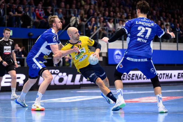 Lukas Sandell Rhein Neckar Loewen, 11 , Philipp Meyer ThSV Eisenach, 27 , Dominik Solak ThSV Eisenach, 30 GER, ThSV Eisenach v Rhein Neckar Loewen, 1 Daikin Handballbundesliga, Handball, 25 Matchday, Season 2025 2026, 13 03 2026 GER, ThSV Eisenach v Rhein Neckar Loewen, 1 Daikin Handballbundesliga, Handball, 25 Matchday, Season 2025 2026, 13 03 2026 Eisenach Copyright: xEibner-Pressefoto MartinxHerbstx EP_MHT