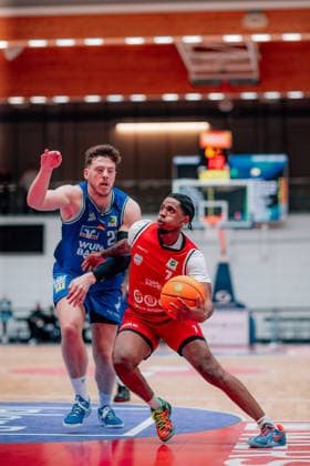 BB 2BL SBB Baskets HAKRO Merlins Crailsheim Till Isemann HAKRO Merlins Crailsheim , Daivien Latrell Williamson SBB Baskets during the 2025 2026 season in the 2 Barmer Basketball Bundesliga Pro A on matchday 26 between SBB Baskets and HAKRO Merlins Crailsheim at Wolfgang Lakenmacher Halle on March 13, 2026 in Magdeburg, Sachsen Anhalt, Germany