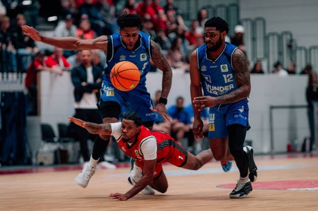 BB 2BL SBB Baskets HAKRO Merlins Crailsheim Daivien Latrell Williamson SBB Baskets , Xavier Trent Johnson HAKRO Merlins Crailsheim during the 2025 2026 season in the 2 Barmer Basketball Bundesliga Pro A on matchday 26 between SBB Baskets and HAKRO Merlins Crailsheim at Wolfgang Lakenmacher Halle on March 13, 2026 in Magdeburg, Sachsen Anhalt, Germany