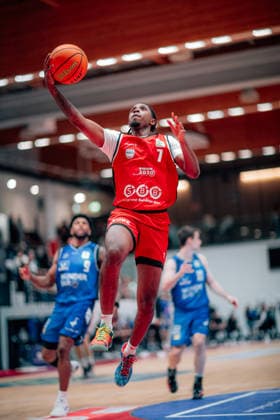 BB 2BL SBB Baskets HAKRO Merlins Crailsheim Daivien Latrell Williamson SBB Baskets during the 2025 2026 season in the 2 Barmer Basketball Bundesliga Pro A on matchday 26 between SBB Baskets and HAKRO Merlins Crailsheim at Wolfgang Lakenmacher Halle on March 13, 2026 in Magdeburg, Sachsen Anhalt, Germany