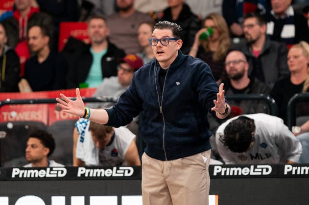 Carlo Finetti MLP Academics Heidelberg, Coach , GER, Veolia Towers Hamburg vs MLP Academics Heidelberg, Basketball, Bundesliga, Matchday 24, Season 2025 2026, 13 03 2026 GER, Veolia Towers Hamburg vs MLP Academics Heidelberg, Basketball, Bundesliga, Matchday 24, Season 2025 2026, 13 03 2026 Hamburg Copyright: xEibner-Pressefoto MaxxVincenx EP_MVN