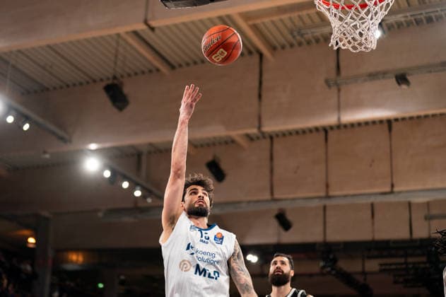 Marcel Kessen MLP Academics Heidelberg, 15 on a lay-up, Martin Breunig Veolia Towers Hamburg, 13 , GER, Veolia Towers Hamburg vs MLP Academics Heidelberg, Basketball, Bundesliga, Matchday 24, Season 2025 2026, 13 03 2026 GER, Veolia Towers Hamburg vs MLP Academics Heidelberg, Basketball, Bundesliga, Matchday 24, Season 2025 2026, 13 03 2026 Hamburg Copyright: xEibner-Pressefoto MaxxVincenx EP_MVN