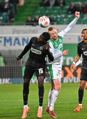 13 03 2026 Soccer Season 2025 2026 2 Soccer Bundesliga 26 Matchday SpVgg Greuther Fürth Kleeblatt SGF SV Elversberg SVE Sportfoto Zink MeZi xmexzix DFL regulations prohibit any use of photographs as image sequences and or quasi video only for editorial use Raif Adam 15, SV Elversberg Paul Will 13, SpVgg Greuther Fürth, right