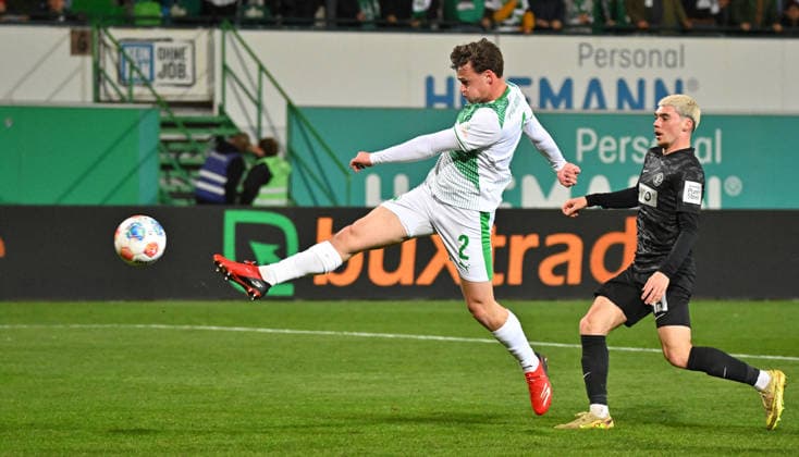 13 03 2026 Soccer Season 2025 2026 2 Soccer Bundesliga 26 Matchday SpVgg Greuther Fürth Kleeblatt SGF SV Elversberg SVE Sportfoto Zink MeZi xmexzix DFL regulations prohibit any use of photographs as image sequences and or quasi video only for editorial use Lukas Reich 2, SpVgg Greuther Fürth scores goal Goal shot for 2 0 against Felix Keidel 43, SV Elversberg, right