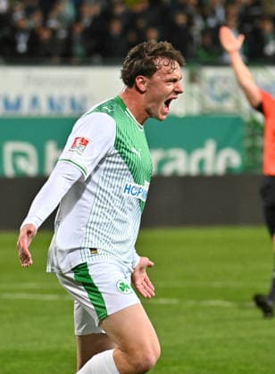 13 03 2026 Soccer Season 2025 2026 2 Soccer Bundesliga 26 Matchday SpVgg Greuther Fürth Kleeblatt SGF SV Elversberg SVE Sportfoto Zink MeZi xmexzix DFL regulations prohibit any use of photographs as image sequences and or quasi video only for editorial use Torjubel Jubel nach Treffer Tor Torschuß zum 2 0 durch Lukas Reich 2, SpVgg Greuther Fürth