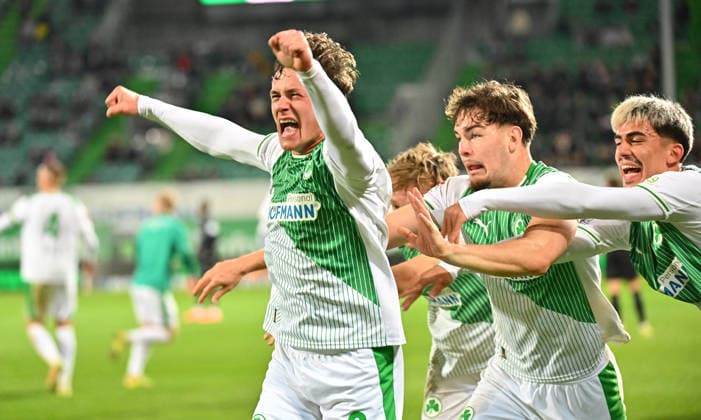 13 03 2026 Soccer Season 2025 2026 2 Soccer Bundesliga 26 Matchday SpVgg Greuther Fürth Kleeblatt SGF SV Elversberg SVE Sportfoto Zink MeZi xmexzix DFL regulations prohibit any use of photographs as image sequences and or quasi video only for editorial use Torjubel Jubel nach Treffer Tor Torschuß zum 2 0 durch Lukas Reich 2, SpVgg Greuther Fürth mit Reno Münz Muenz 5, SpVgg Greuther Fürth Aaron Keller 16, SpVgg Greuther Fürth