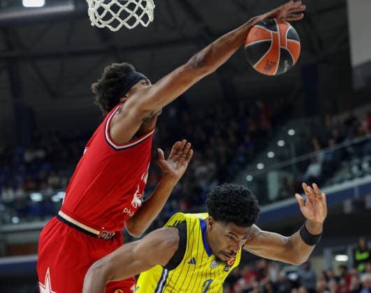 Foto IPP Roberto Bregani Milano 13 03 2026 Pallacanestro, Turkish Airlines EuroLeague 2025 2026, EA7 Emporio Armani MIlano vs Maccabi Tel Aviv. Nella foto Zach LeDay dell EA7 Emporio Armani Milano in azione contro Jimmy Clark III del Maccabi Tel Aviv Italy Photo Press World Copyright. italy ITALY  Copyright: xR4924_italyphotopressx