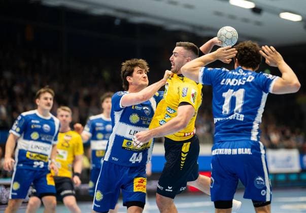 DAIKIN HBL HANDBALL MEN 1 BL 25 GAME DAY THSV EISENACH RHEIN NECKAR LÖWEN FOR EDITORIAL PURPOSES ONLY p 13 03 2026 Eisenach DAIKIN HBL Handball 1 Bundesliga Herren Saison 2025 2026 25 Spieltag Werner Assmann Halle ThSV Eisenach Rhein Neckar Löwen im Foto Jannik Kohlbacher 80 Rhein Neckar Löwen , in a duel with Stephan Seitz 44 ThSV Eisenach Germany Thuringia Eisenach Copyright SaschaxFromm Copyright: SaschaxFromm doc84yml9iet0o1bycp1iwg ,EDITORIAL USE ONLY Copyright: SaschaxFromm