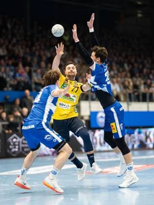 DAIKIN HBL HANDBALL MEN 1 BL 25 GAME DAY THSV EISENACH RHEIN NECKAR LÖWEN FOR EDITORIAL PURPOSES ONLY p 13 03 2026 Eisenach DAIKIN HBL Handball 1 Bundesliga Herren Saison 2025 2026 25 Spieltag Werner Assmann Halle ThSV Eisenach Rhein Neckar Löwen in photo Dani Baijens 77 Rhein Neckar Löwen in duel with Stephan Seitz 44 ThSV Eisenach and Philipp Meyer 27 ThSV Eisenach Germany Thuringia Eisenach Copyright SaschaxFromm Copyright: SaschaxFromm doc84yml9sjcicecwxccz0 ,EDITORIAL USE ONLY Copyright: SaschaxFromm
