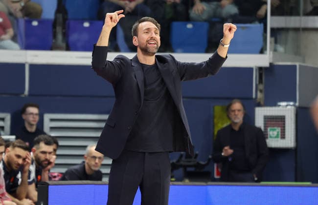 Foto IPP Roberto Bregani Milano 13 03 2026 Pallacanestro, Turkish Airlines EuroLeague 2025 2026, EA7 Emporio Armani MIlano vs Maccabi Tel Aviv. Nella foto l allenatore dell EA7 Emporio Armani Milano, Peppe Poeta. Italy Photo Press World Copyright. italy ITALY  Copyright: xR4924_italyphotopressx