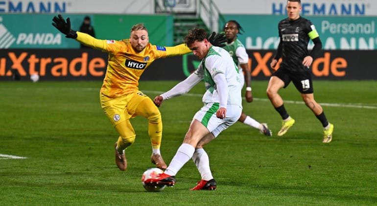 13 03 2026 Soccer Season 2025 2026 2 Soccer Bundesliga 26 Matchday SpVgg Greuther Fürth Kleeblatt SGF SV Elversberg SVE Sportfoto Zink xwoxzix DFL regulations prohibit any use of photographs as image sequences and or quasi video only for editorial use Nicolas Kristof 20, SV Elversberg Lukas Reich 2, SpVgg Greuther Fürth