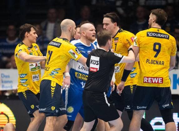 DAIKIN HBL HANDBALL MEN 1 BL 25 GAME DAY THSV EISENACH RHEIN NECKAR LÖWEN FOR EDITORIAL PURPOSES ONLY p 13 03 2026 Eisenach DAIKIN HBL Handball 1 Bundesliga Herren Saison 2025 2026 25 Spieltag Werner Assmann Halle ThSV Eisenach Rhein Neckar Löwen im Foto Peter Walz 14 ThSV Eisenach , Steven Plucnar Jacobsen 9 Rhein Neckar Löwen Germany Thuringia Eisenach Copyright SaschaxFromm Copyright: SaschaxFromm doc84ymo3ajfrk14hnqncz0 ,EDITORIAL USE ONLY Copyright: SaschaxFromm