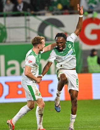 13 03 2026 Soccer Season 2025 2026 2 Soccer Bundesliga 26 Matchday SpVgg Greuther Fürth Kleeblatt SGF SV Elversberg SVE Sportfoto Zink MeZi xmexzix DFL regulations prohibit any use of photographs as image sequences and or quasi video only for editorial use Jannik Dehm 23, SpVgg Greuther Fürth Noel Futkeu 9, SpVgg Greuther Fürth, right Cheering joy after the end of the match