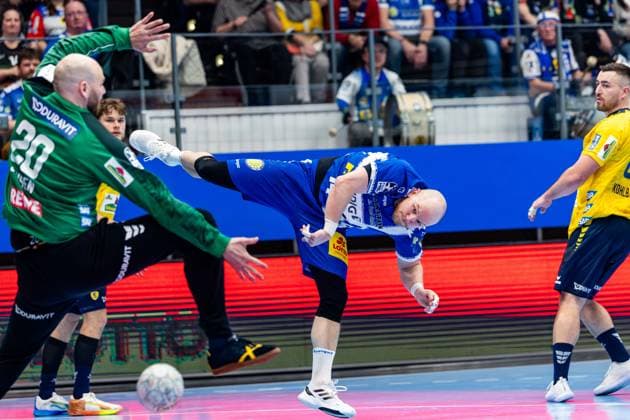 13 03 2026, GER, Handball, Men, Season 25 26, Daikin 1 Bl, 25 Matchday, ThSV Eisenach Rhein Neckar Loewen Mike Jensen Rhein Neckar Loewen , Peter Walz ThSV Eisenach,14 99817 Eisenach Werner Assmann Halle Am Sportp Thueringen Germany