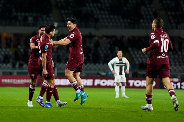 Torino™s Giovanni Simeone celebrates after scoring the 1-0 goal for his team during the Serie A soccer match between Torino Fc and Parma at the Stadio Olimpico Grande Torino in Turin, north west Italy - March 13, 2026. - Soccer  Copyright: xFabioxFerrari LaPressex