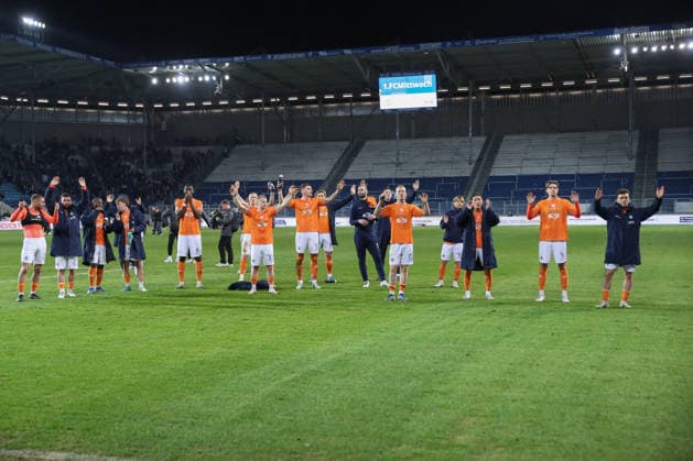 13 03 2026, xgox, Fussball 2 Bundesliga, 1 FC Magdeburg SV Darsmtadt 98 emspor, v l Darmstadt enttaeuscht, enttäuscht, schaut enttaeuscht, niedergeschlagen, disappointed DFL DFB REGULATIONS PROHIBIT ANY USE OF PHOTOGRAPHS as IMAGE SEQUENCES and or QUASI VIDEO Magdeburg
