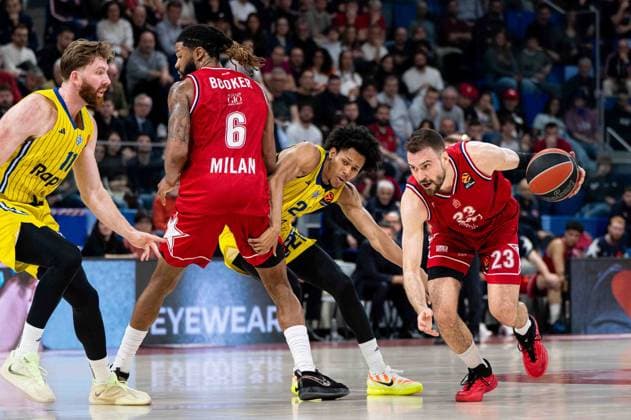 Marko Guduric (Olimpia Milano) In action against Jimmy Clark (Maccabi Tel Aviv) during EA7 Emporio Armani Milano vs Maccabi Tel Aviv, Basketball Euroleague match in Assago (MI), Italy, March 13 2026  Copyright: xSaraxAngelica IPAxSportx xipa-agency.netx xx IPA_72832304 IPA_Agency_IPA72832304