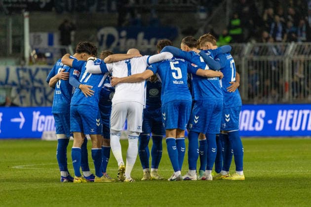 Germany, 2 Bundesliga, Season 2025 2026, Matchday 26, Avnet Arena, 1 FC Magdeburg vs SV Darmstadt 98, Disability Day, Team circle of 1 FC Magdeburg Copyright: xMichellexLukax