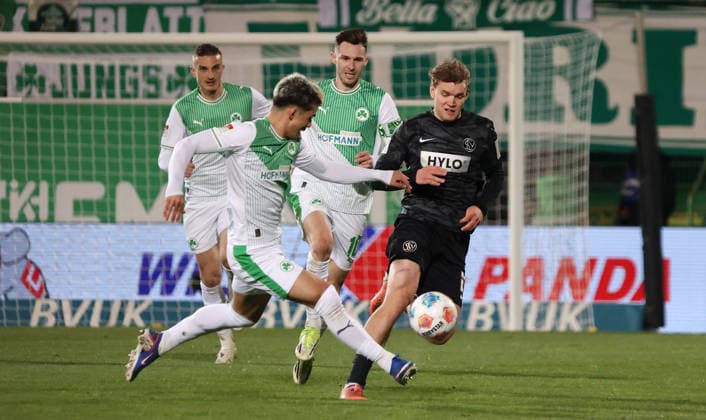 13 03 2026, Football, Men, 2 Bundesliga, Season 2025 2026, SpVgg Greuther Fürth SV 07 Elversberg, Aaron Keller SpVgg Greuther Fürth Lasse Günther SV 07 Elversberg Fürth Sportpark Ronhof Thomas Sommer Bayern Germany DEU Copyright: xFabianxKleerx