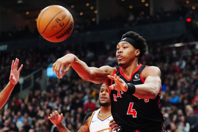 March 13, 2026, Toronto, On, Canada: Toronto Raptors Scottie Barnes (4) makes a pass against the Phoenix Suns during first half NBA, Basketball Herren, USA basketball action in Toronto on Friday, March 13, 2026. Canada News - March 13, 2026  - ZUMAc35_ 20260313_zaf_c35_120 Copyright: xFrankxGunnx