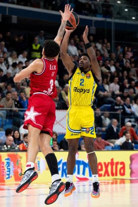 BASKET - Euroleague - EA7 Emporio Armani Milano vs Maccabi Tel Aviv Jimmy Clark (Maccabi Tel Aviv) attempt a three points shot during EA7 Emporio Armani Milano vs Maccabi Tel Aviv, Basketball Euroleague match in Assago (MI), Italy, March 13 2026 Assago (MI) Italy  Copyright: xIPAxSport ABACAx
