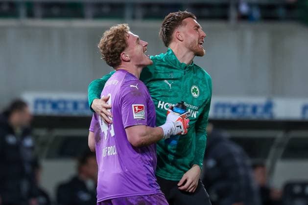 Silas Joel Pruefrock 43 Spvgg Greuther Fuerth and Pelle Boevink 26 Spvgg Greuther Fuerth celebrate the home win after the match, Spvgg Greuther Fuerth vs SV Elversberg Football, Men, 2 Bundesliga, Saison 2025 2026, Rueckrunde, 26 Spieltag, 13 03 2026 DFB regulations prohibit any use of photographs as image sequences and or quasi video Fuerth Bayern Germany Copyright: xkolbert-press MartinxAgüerax