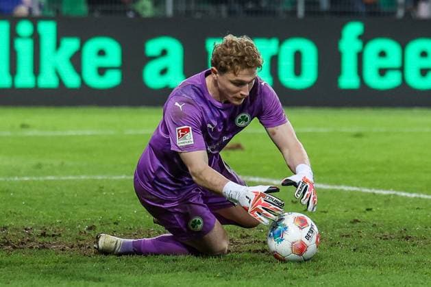 Silas Joel Pruefrock 43 Spvgg Greuther Fuerth catches a ball, Action, Spvgg Greuther Fuerth vs SV Elversberg Football, Men, 2 Bundesliga, Season 2025 2026, Second round, Matchday 26, 13 03 2026 DFB regulations prohibit any use of photographs as image sequences and or quasi video Fuerth Bayern Germany Copyright: xkolbert-press MartinxAgüerax