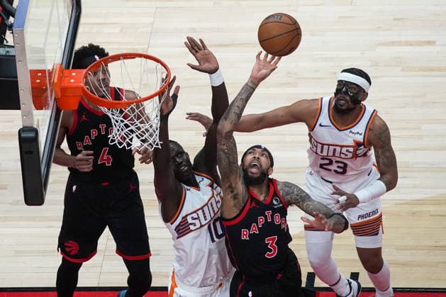 Phoenix Suns v Toronto Raptors - NBA, Basketball Herren, USA TORONTO, CANADA - MARCH 13 : Brandon Ingram (3) of Toronto Raptors in action against Khaman Maluach (10) of Phoenix Suns during the NBA basketball game between Phoenix Suns and Toronto Raptors at the Scotiabank Arena on March 13, 2026 in Toronto, Ontario, Canada. Mert Alper Dervis Anadolu Toronto Canada. Editorial use only. Please get in touch for any other usage.  Copyright: x2026xAnadoluxMertxAlperxDervisx